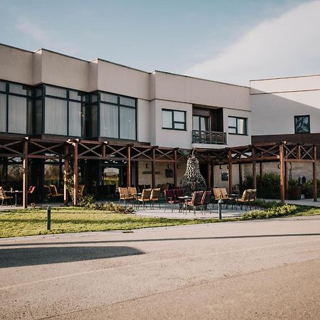 Hotel & Distillery Monogram Gradac  エクステリア 写真