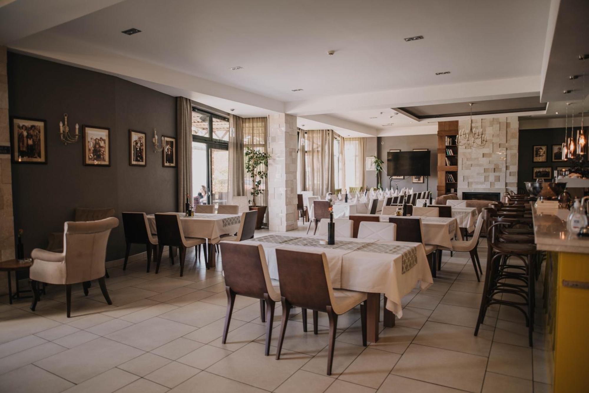 Hotel & Distillery Monogram Gradac  エクステリア 写真