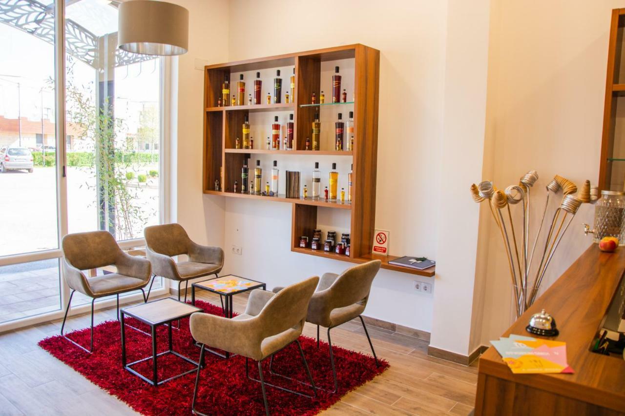 Hotel & Distillery Monogram Gradac  エクステリア 写真