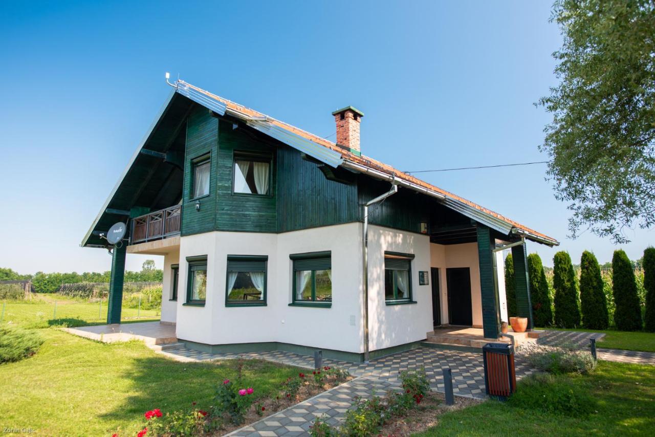 Hotel & Distillery Monogram Gradac  エクステリア 写真