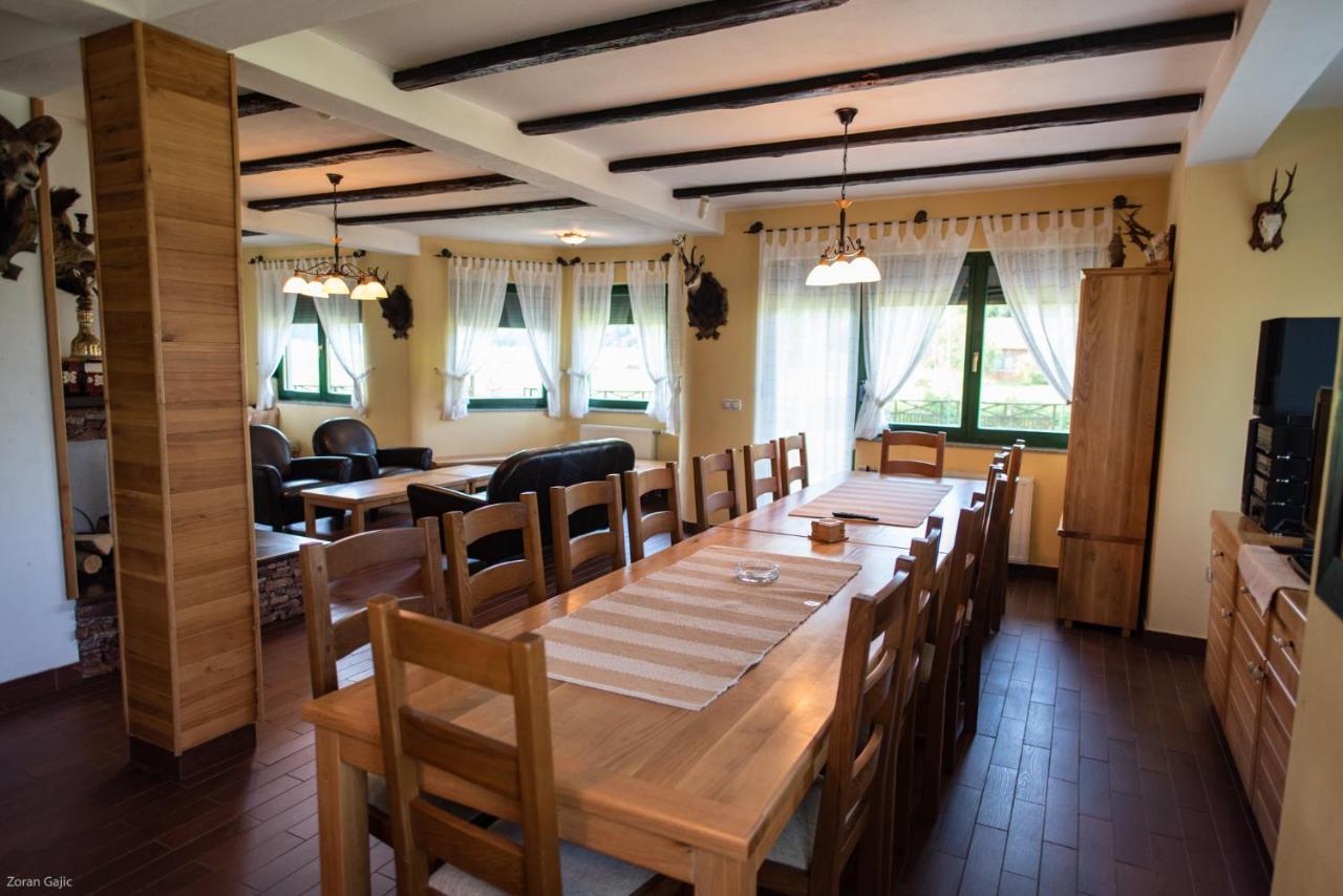 Hotel & Distillery Monogram Gradac  エクステリア 写真